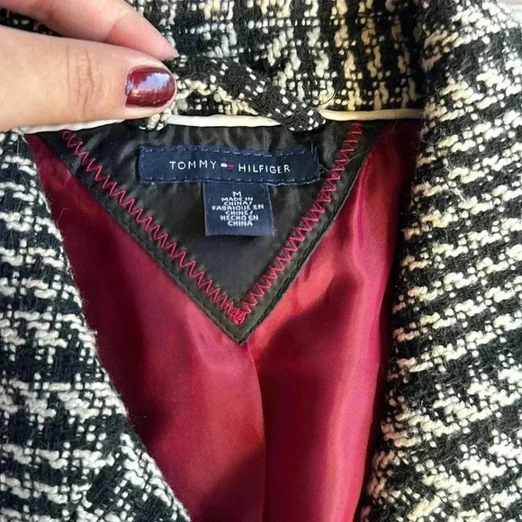 Tommy Hilfiger - Picture 3 of 5